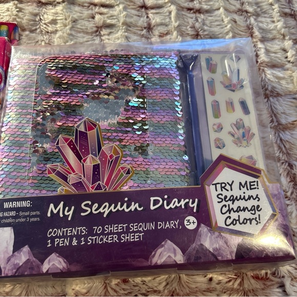 Go Glam Glitter Nails and My Sequin Diary Set - Picture 3 of 7